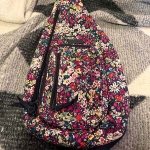 Vera Bradley Sling Bag in Floral Ditsy EUC